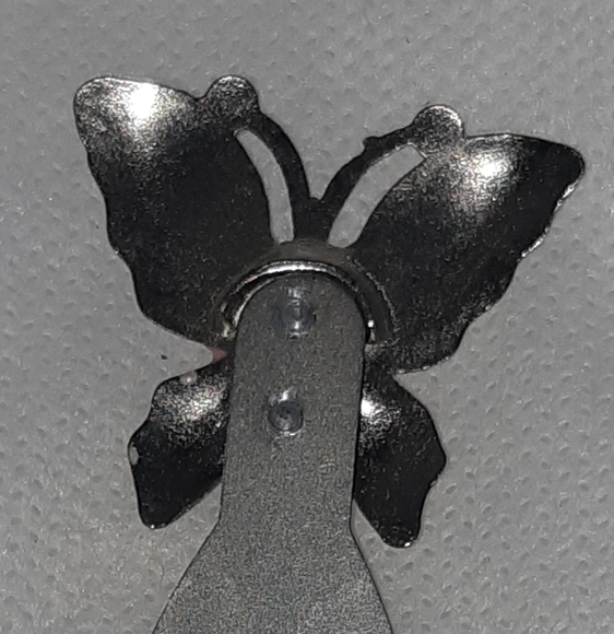 3/$25●2 bookmarks● flower and butterfly●9/10 - Picture 6 of 8